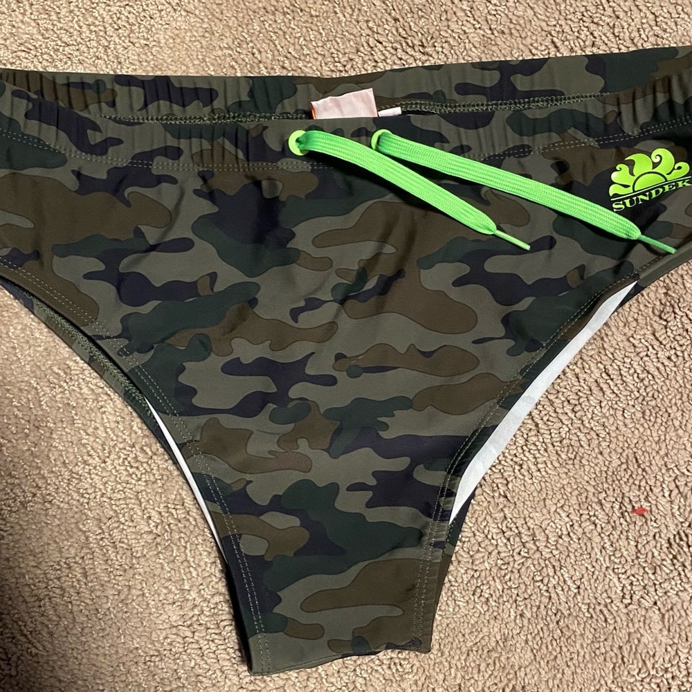 Sundek mens camo swim brief F 105 I 56 (3X) US 40 D 9 GB 42
